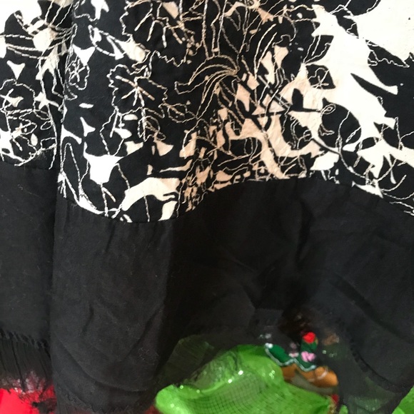 Adorable Plus Size Skirt - Picture 3 of 6